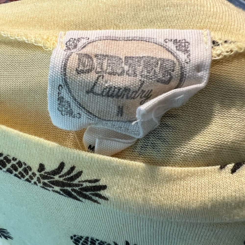 Dirtee Laundry Pineapple Tank - Picture 7 of 8